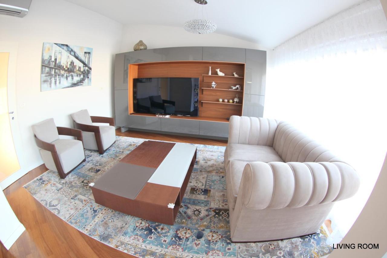 Luxury Marina View Apartment Izola Exterior photo